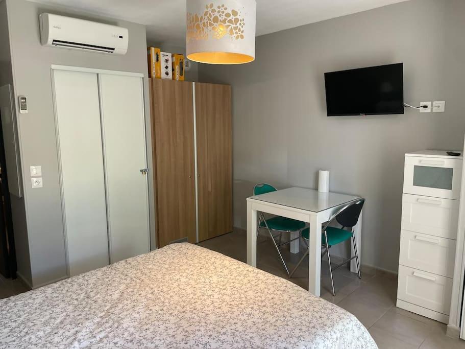 Studio Cosy Residence Odalys 3 Etoiles La Londe-les-Maures ภายนอก รูปภาพ